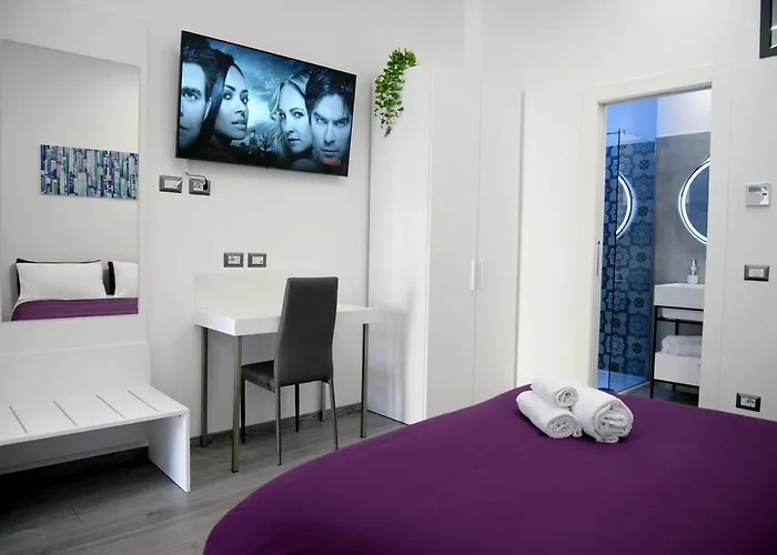 San Saba Street 48 *