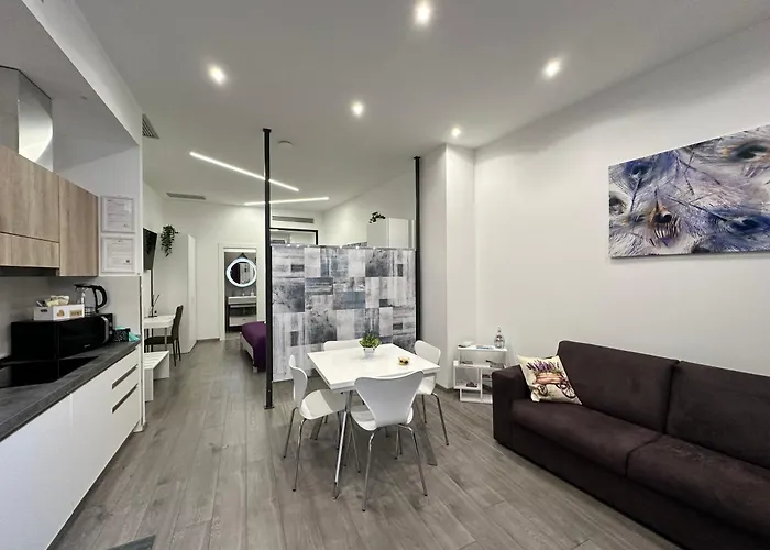 San Saba Street 48 *