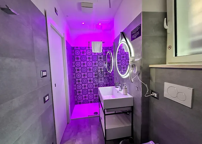 San Saba Street 48 Rom